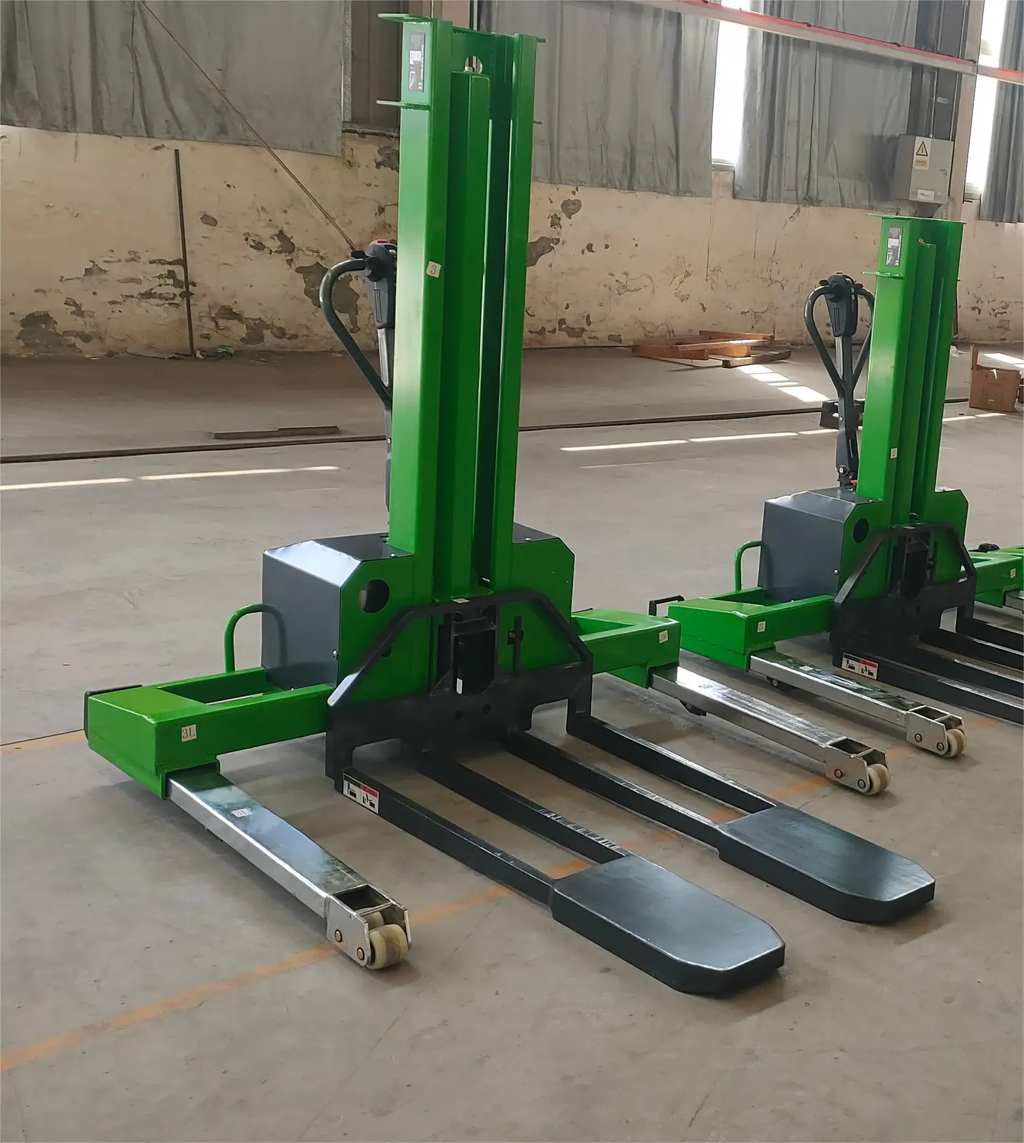 Superior Cost Saving Electric Self Loading Stacker photo 6