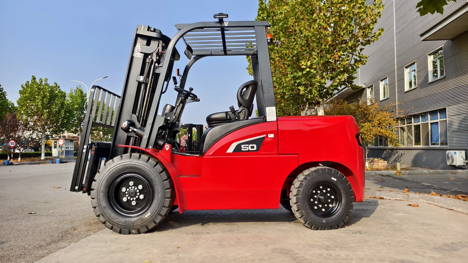 Diesel Forklift Truck 2 T/2.5T/3T/3.5T/4T/4.5T/5T photo 2