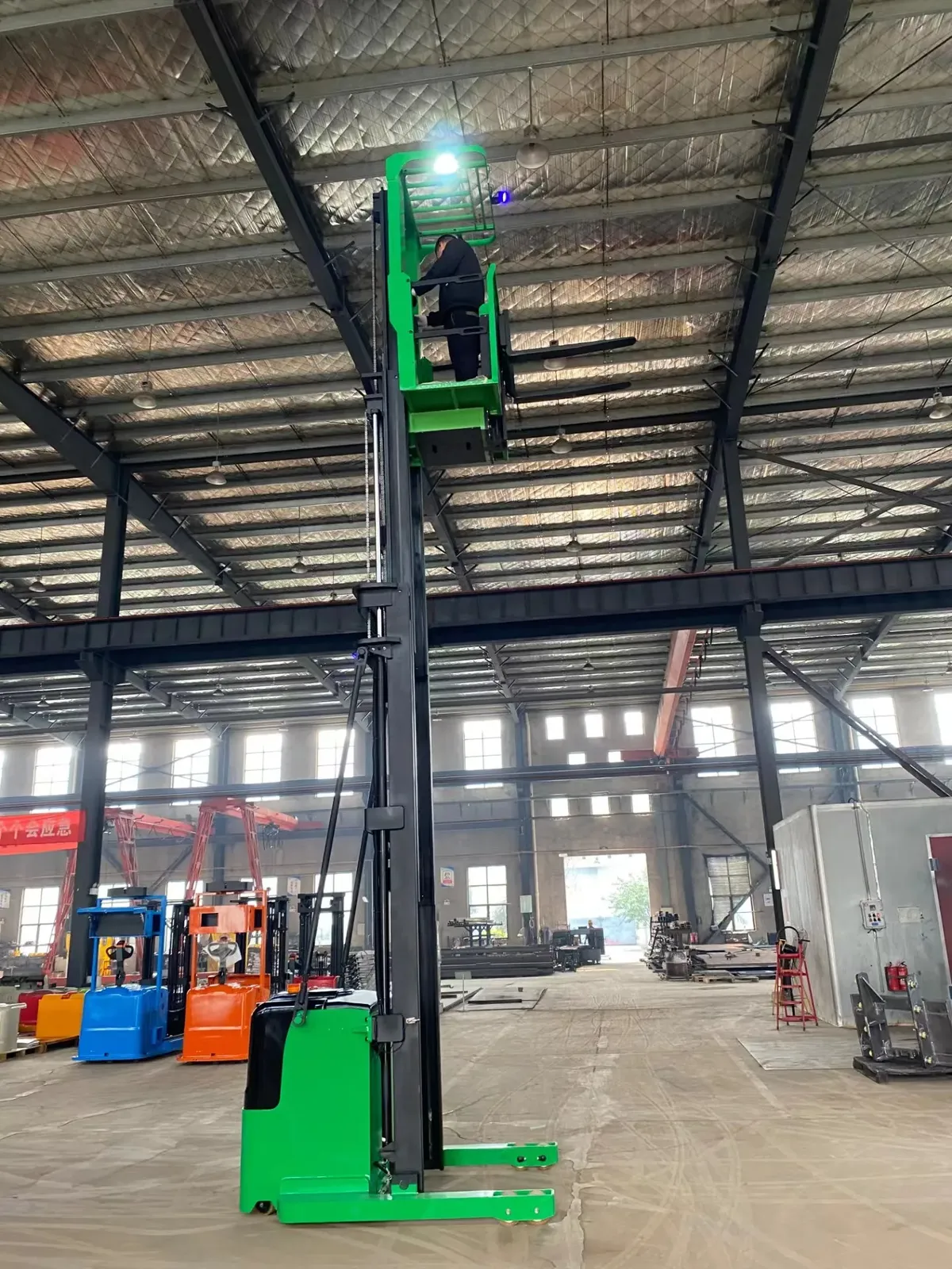 1.5 Ton Electric Order Picker OPS15 High Level Warehouse detail 6