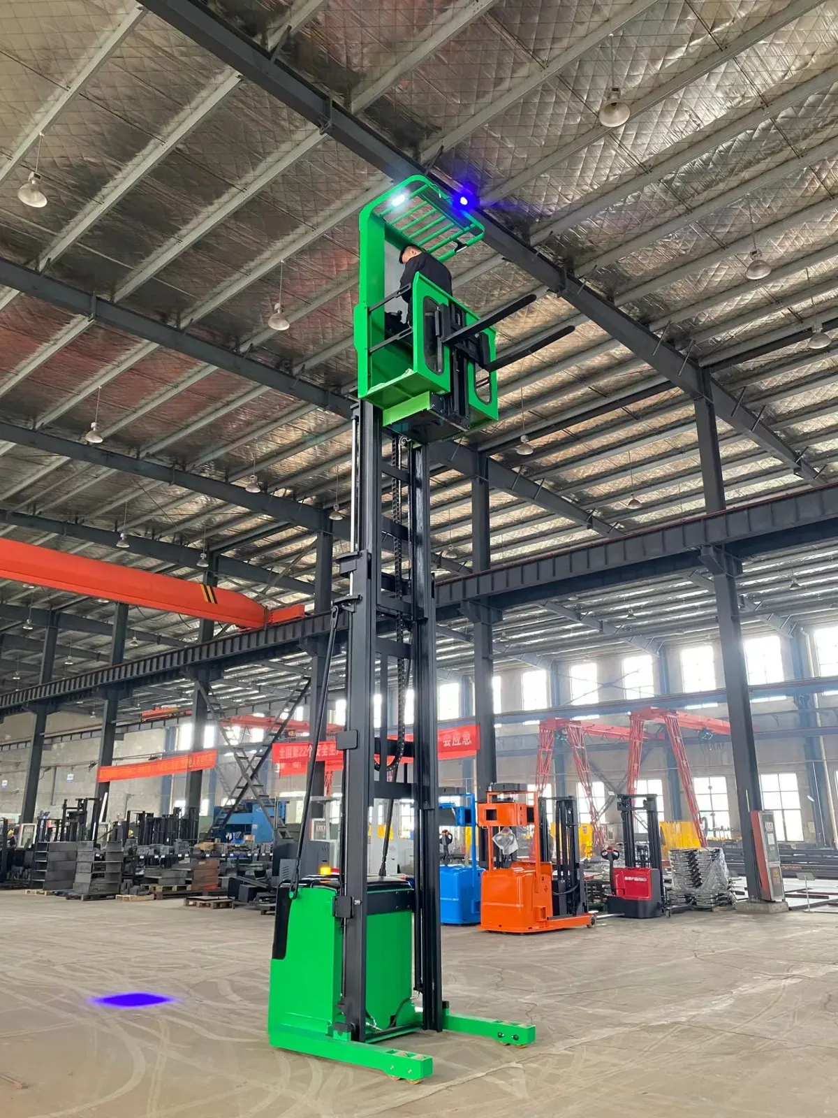 1.5 Ton Electric Order Picker OPS15 High Level Warehouse photo 3