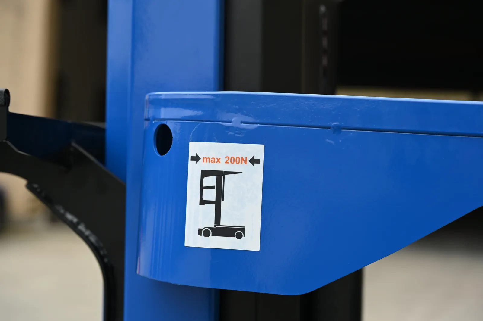FOP4 Full Auto Self-Propelled Electric Narrow Aisle Lift detail 8