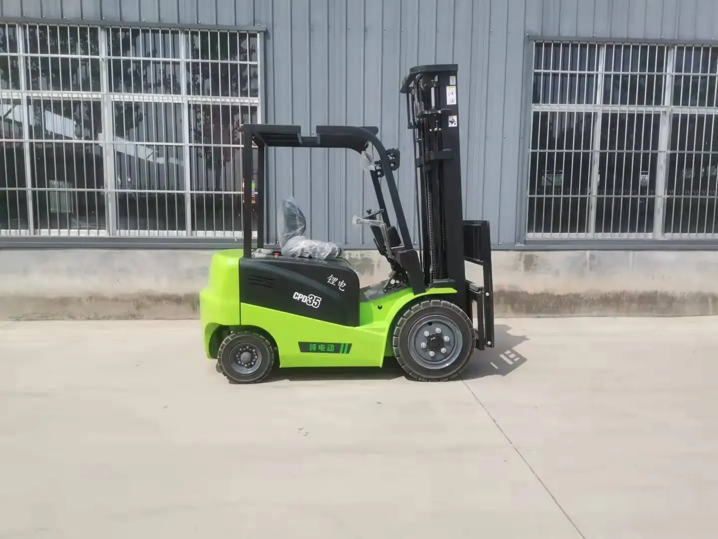 FB25 2500 kg Electric Forklift Truck Lithium-Ion Battery Forklift 3 Ton photo 6