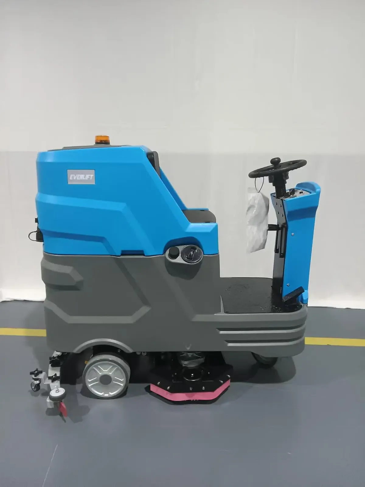 Floor Scrubber Machine 580mm Ride on Floor Scrubber photo 4