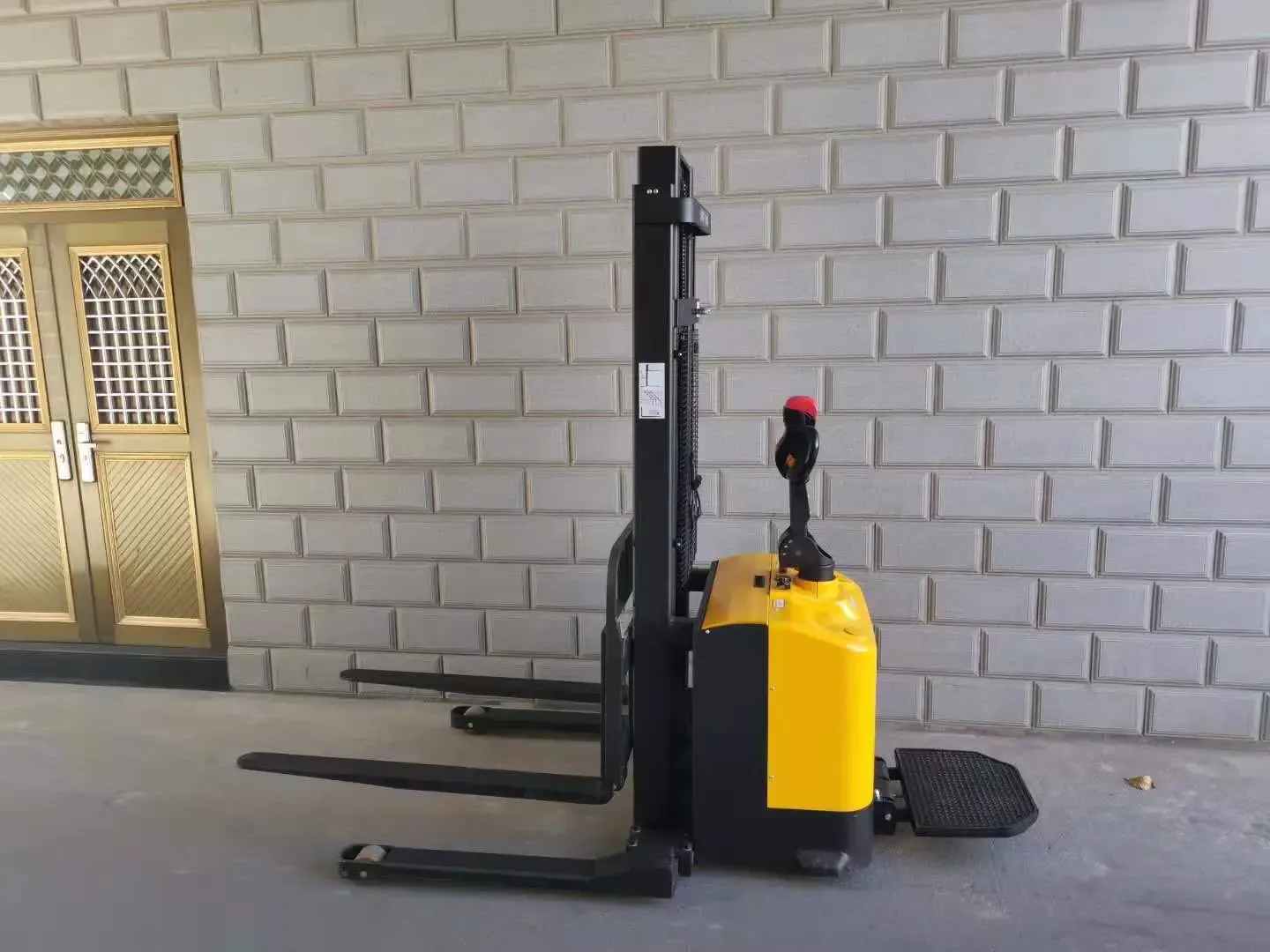 15F 1500 kg Stand on Curtis Controller Economical Walkie detail 6