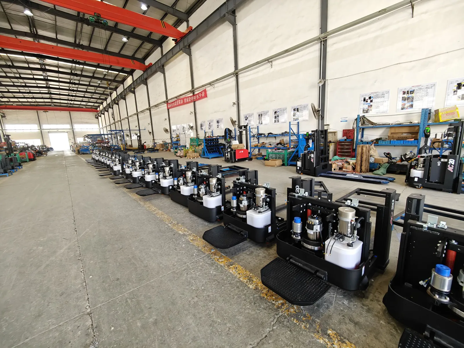 1.5 Ton Full Electric Straddle Stacker Stand-on Pallet detail 21