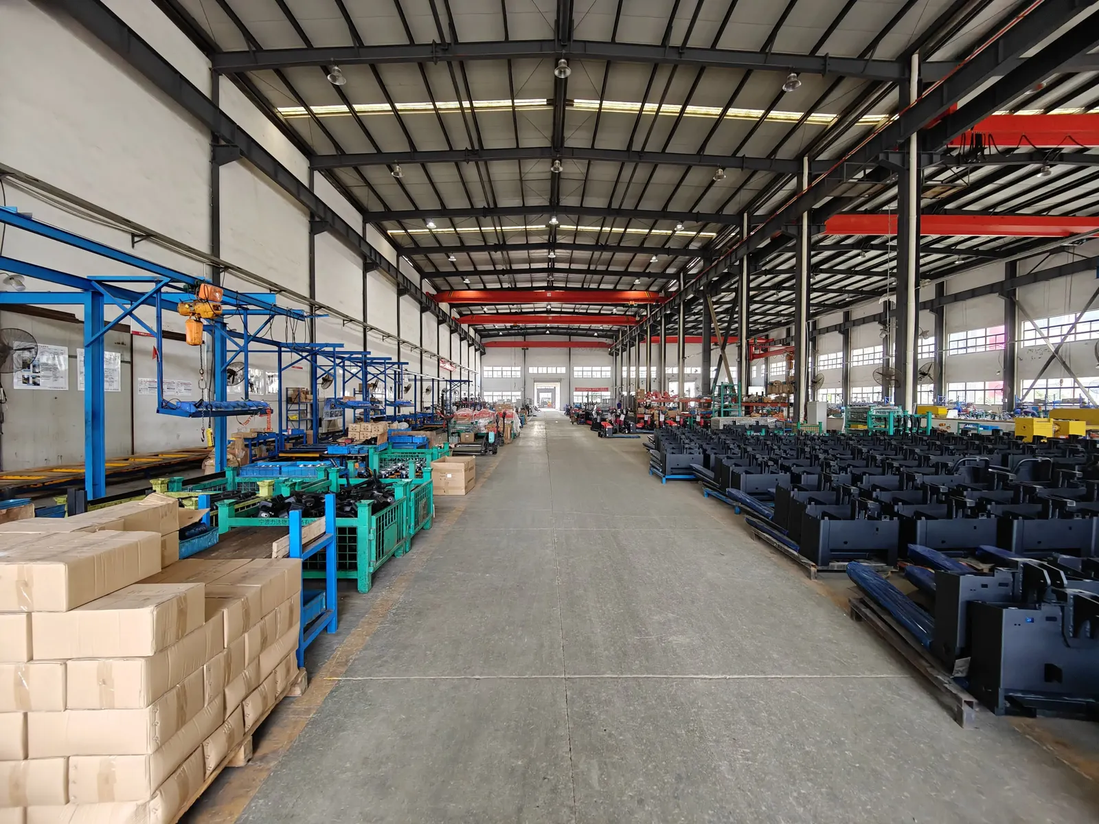 1.5 Ton Full Electric Straddle Stacker Stand-on Pallet detail 22