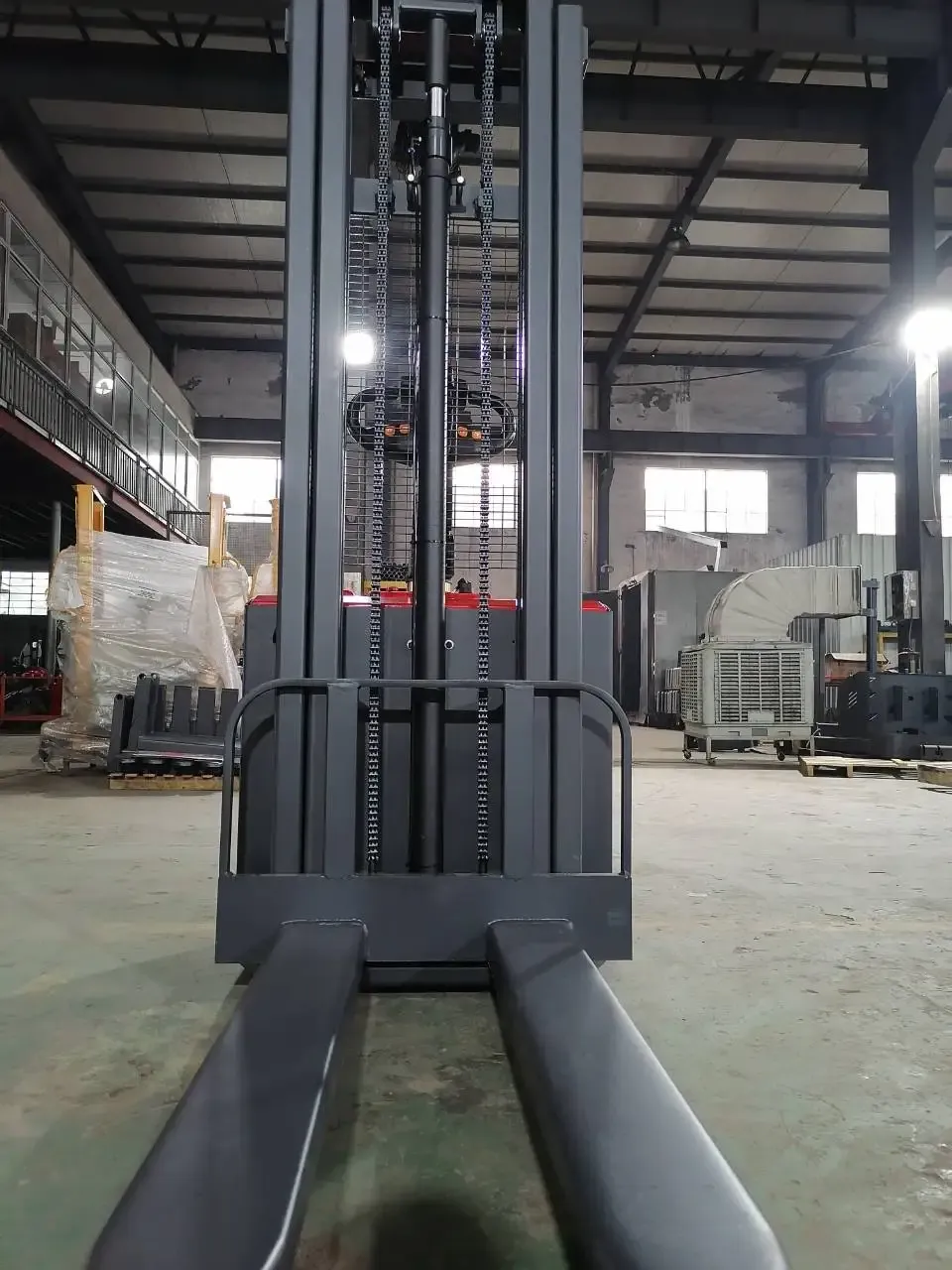 Full Electric Straddle Stacker 1200 to 1500 kg detail 27