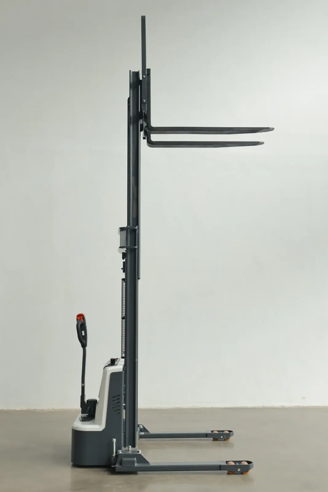 Full Electric Straddle Stacker 1200 to 1500 kg photo 4