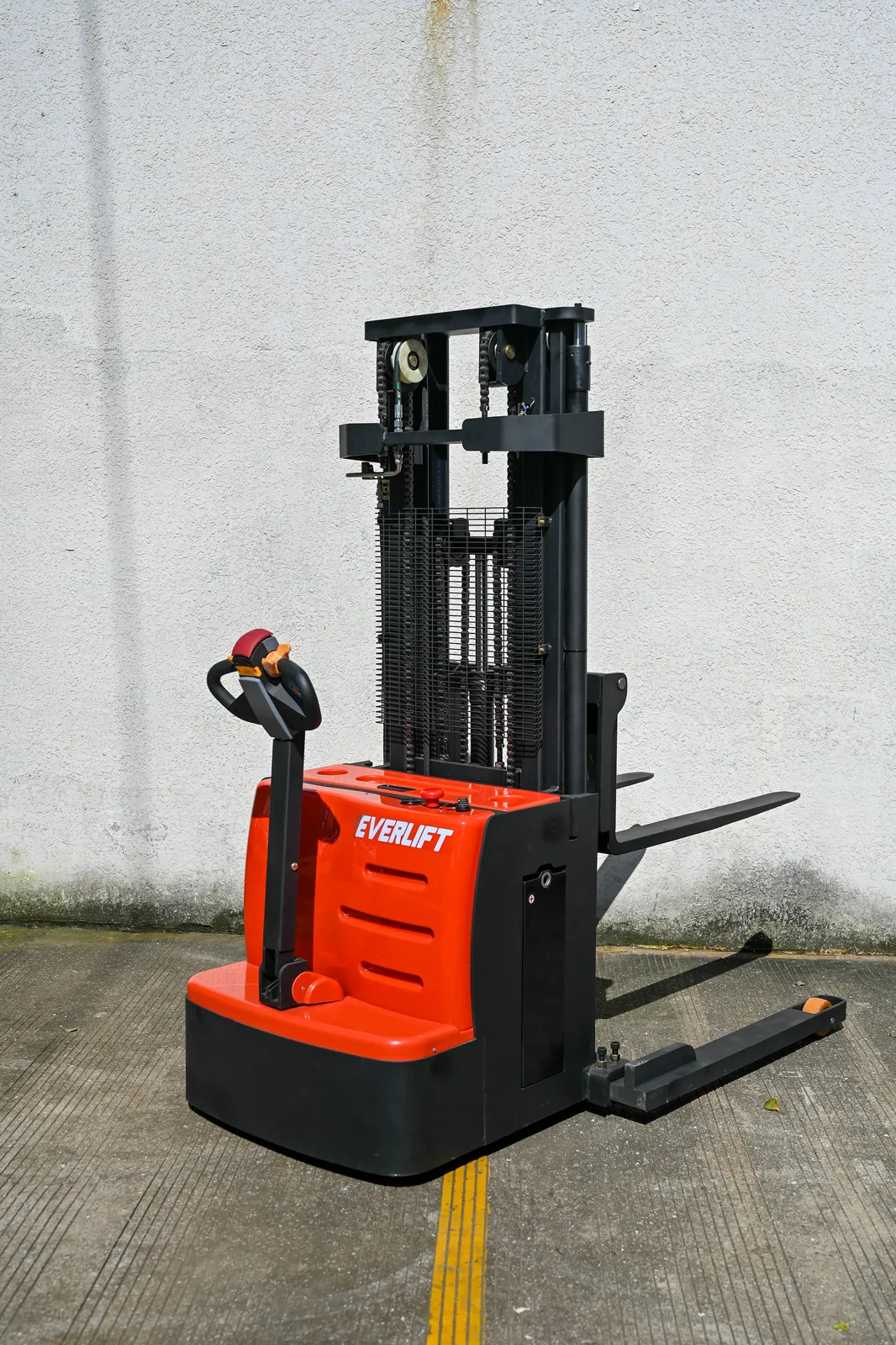 1500 to 2000 kg Full Electric Straddle Stacker 3000mm detail 5