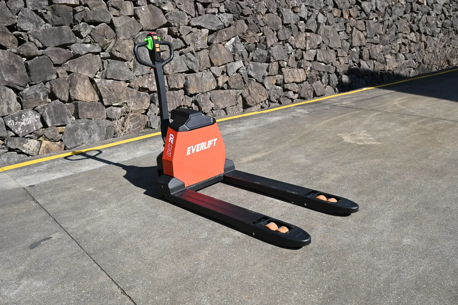 Pallet Truck Electric Powered 1500 to 2000 kg detail 10