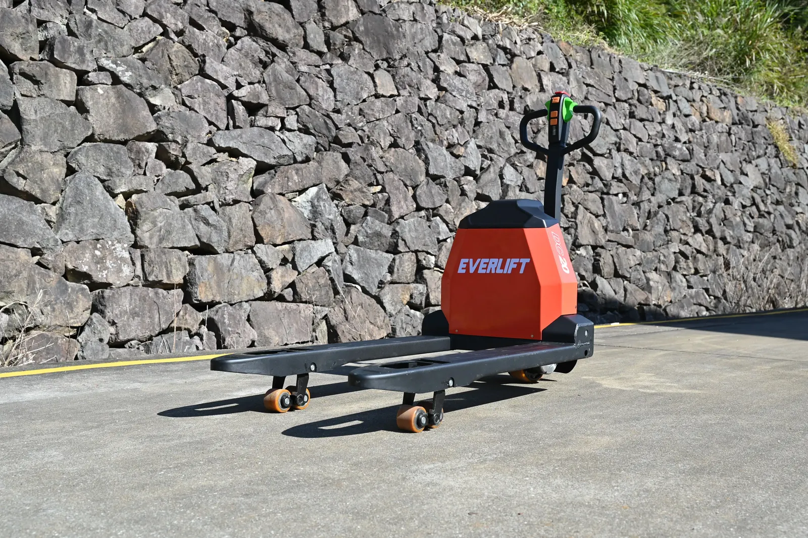 Pallet Truck Electric Powered 1500 to 2000 kg detail 9