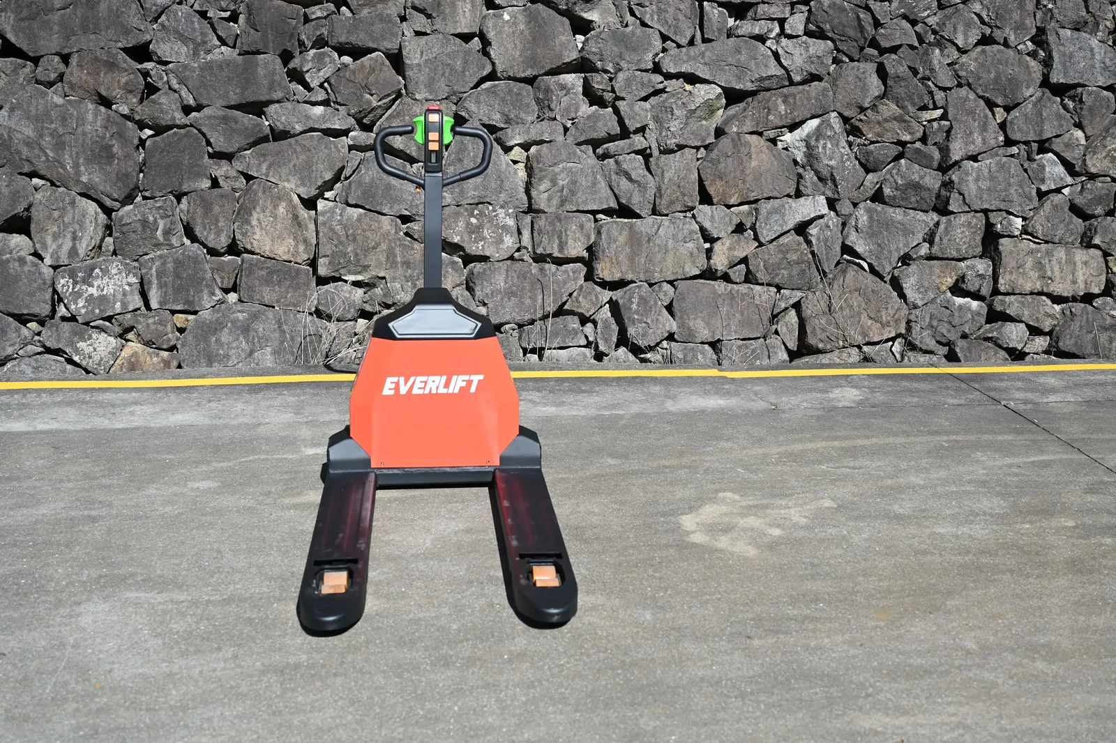Pallet Truck Electric Powered 1500 to 2000 kg photo 3