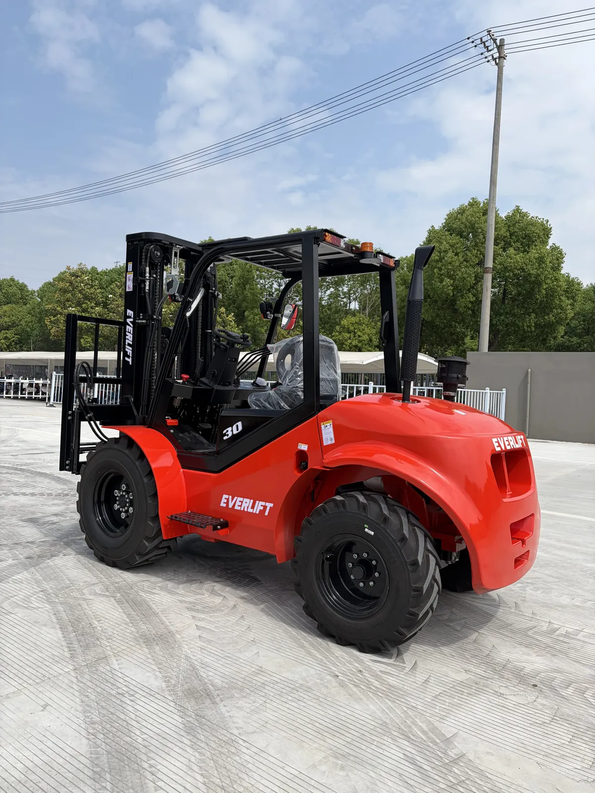 3T 3.5T Roughterrain Forklift 4x4 diesel Forklift off (LPT-90445) photo 2