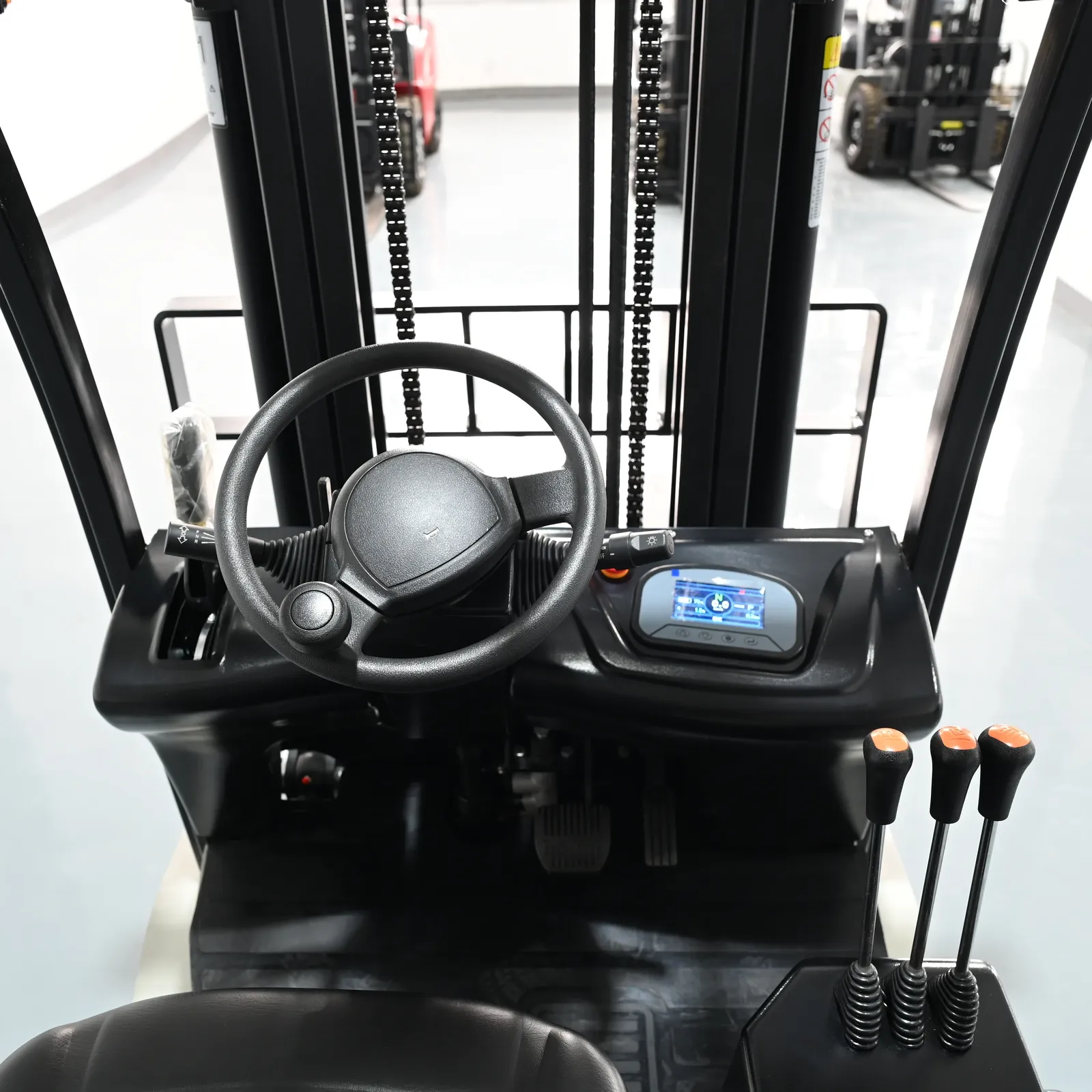 Lithium Battery 1.6T 2T Three Wheel Forklift detail 11