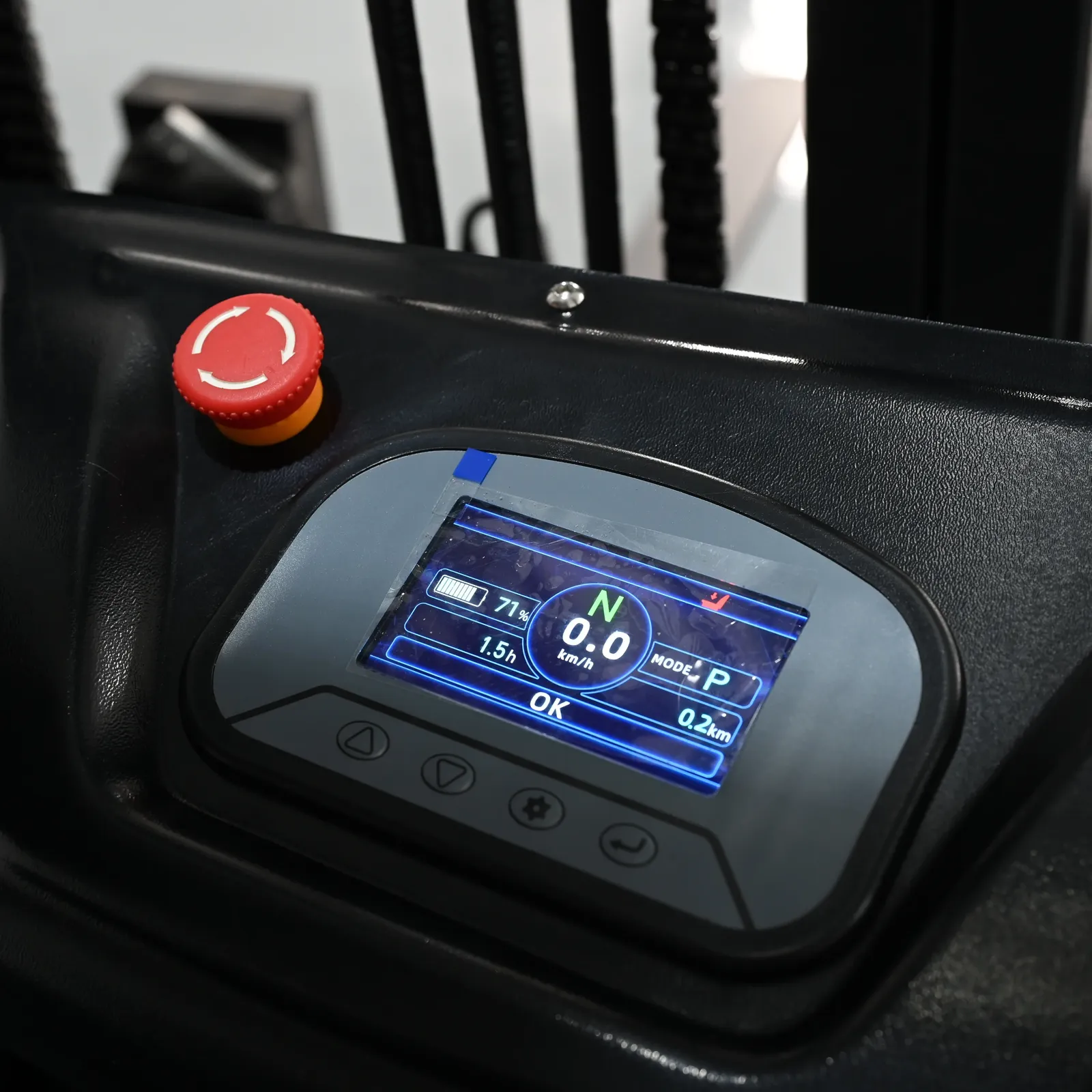 Lithium Battery 1.6T 2T Three Wheel Forklift detail 12