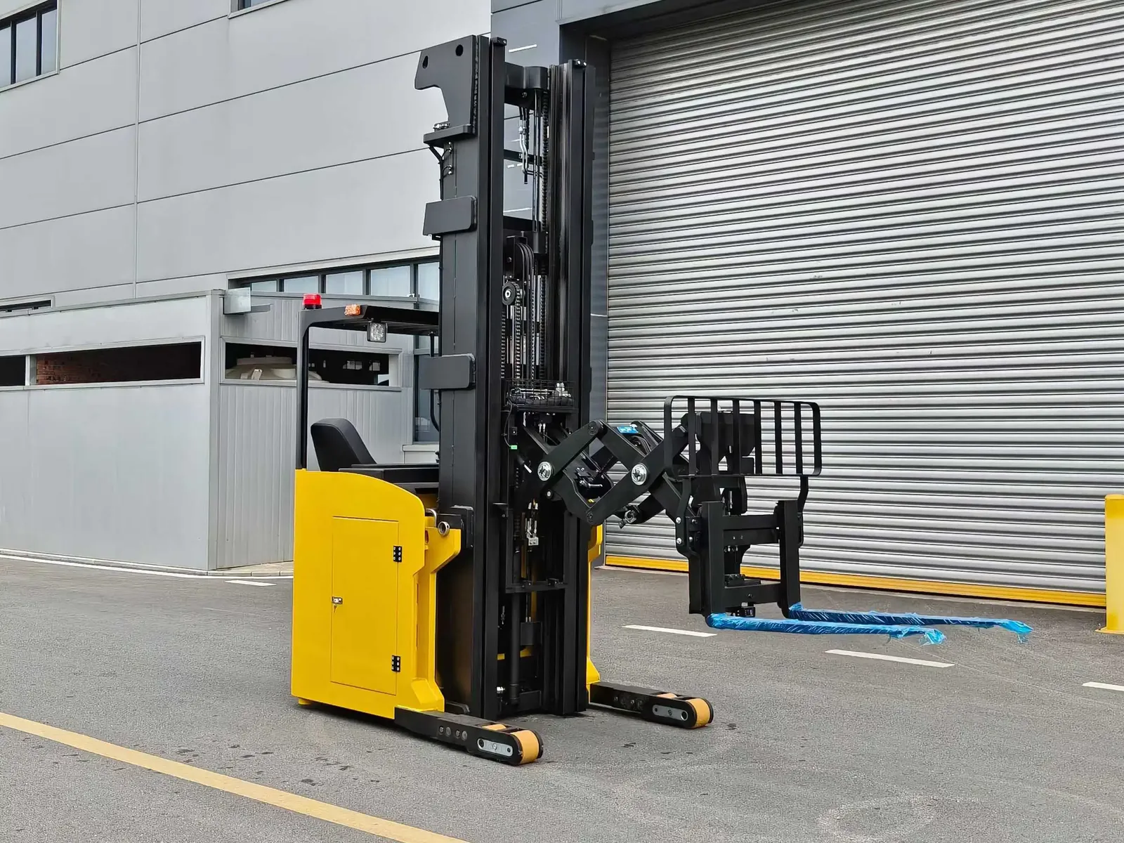 Scissor Lift Forklift 1.5 Tons (LPT-99116) photo 1