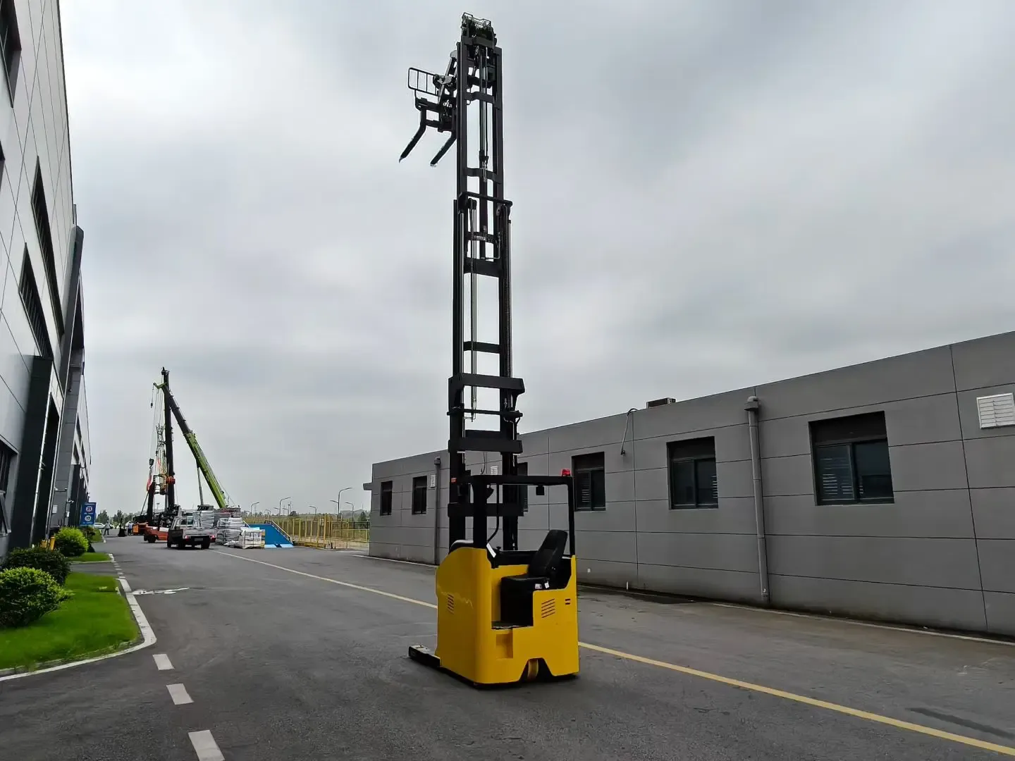 Scissor Lift Forklift 1.5 Tons (LPT-99116) photo 6