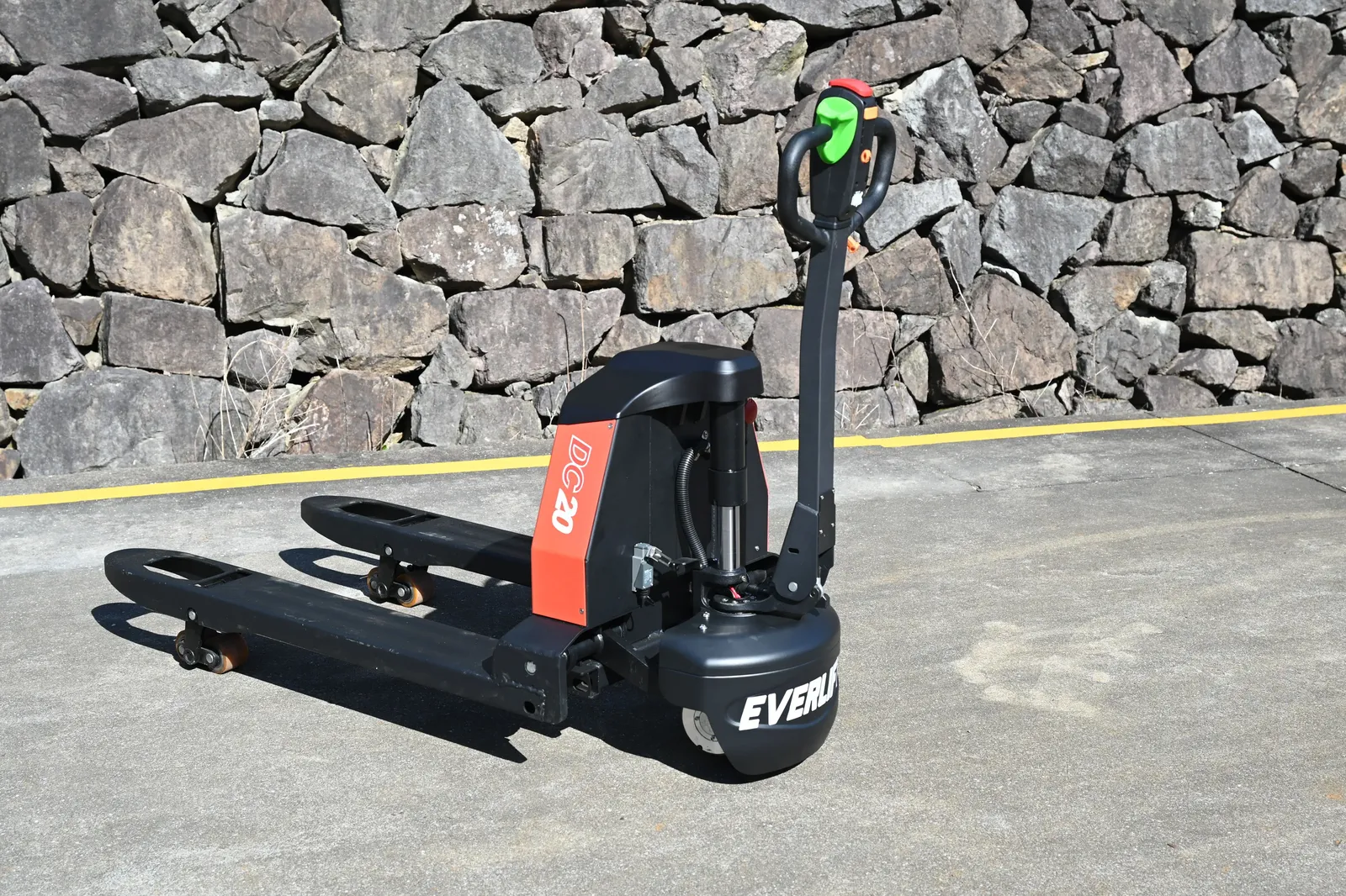 Pallet Truck Electric Powered Pallet Stacker 1500 to 2000 kg photo 3