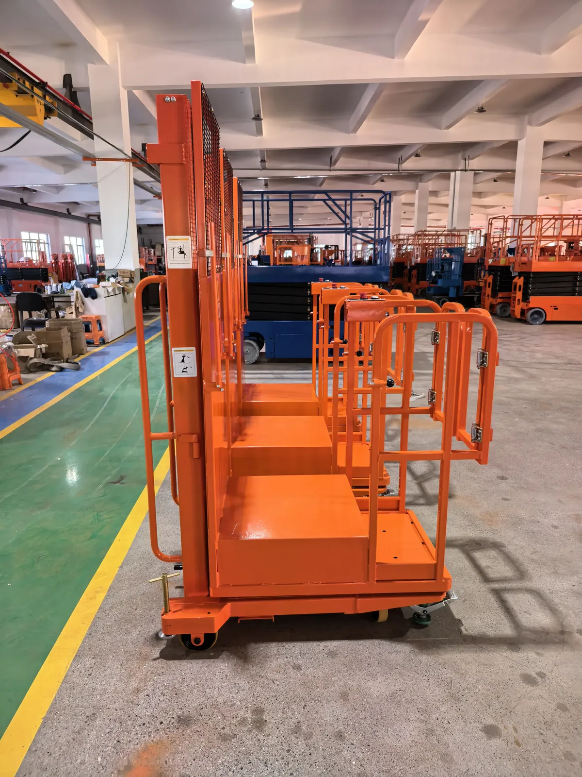 Electric Aerial Order Picker Self Propelled Narrow Aisle photo 2