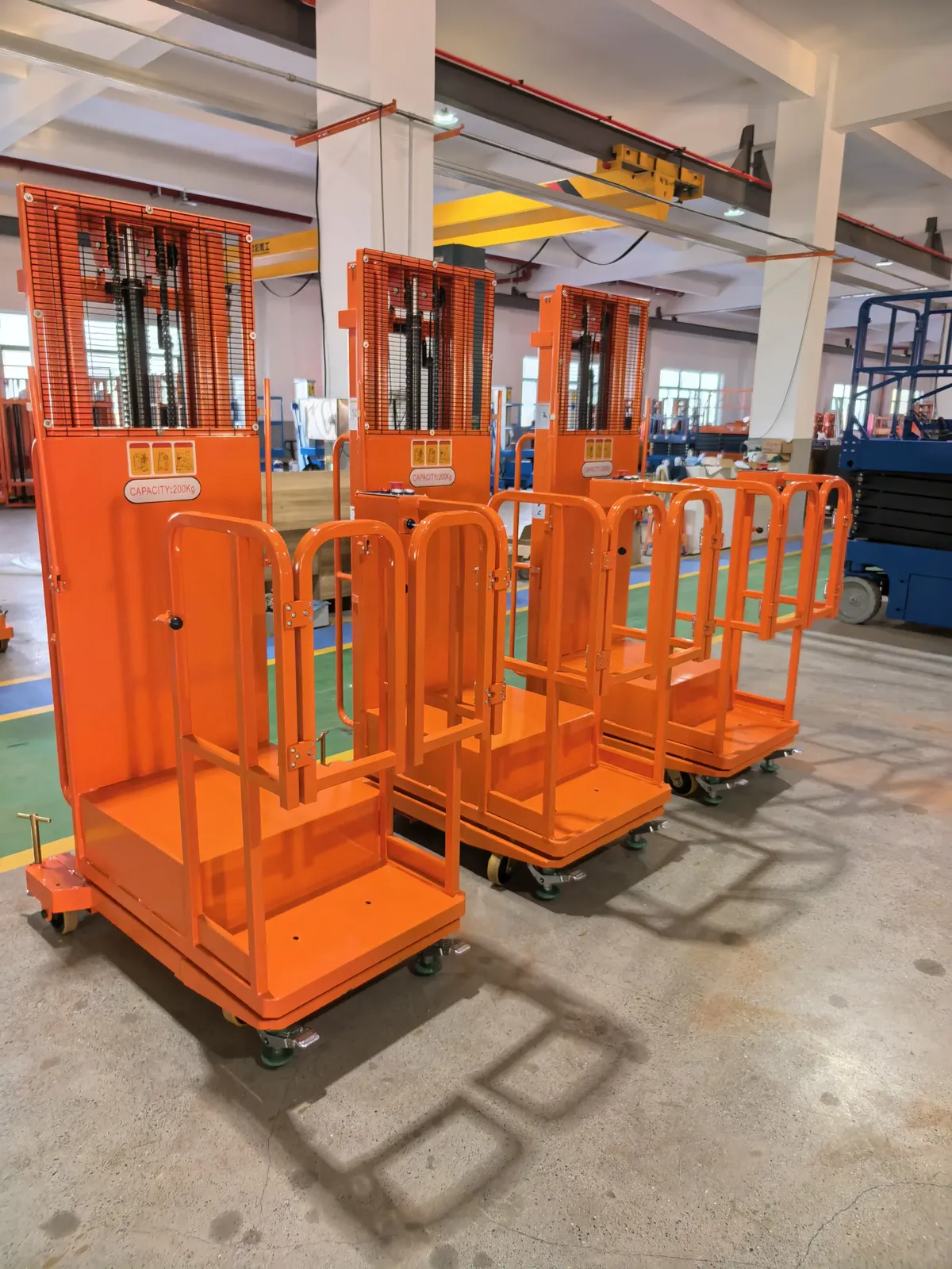 Electric Aerial Order Picker Self Propelled Narrow Aisle photo 4