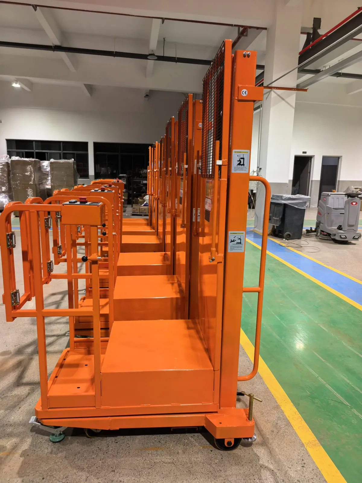 Electric Aerial Order Picker Self Propelled Narrow Aisle photo 6