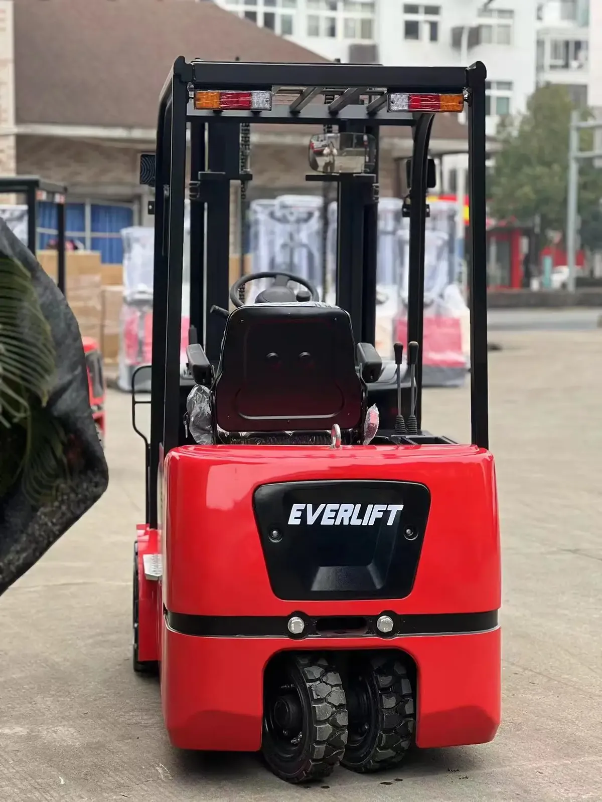 3 Wheel Electric Forklift 1.5-2 Ton detail 6