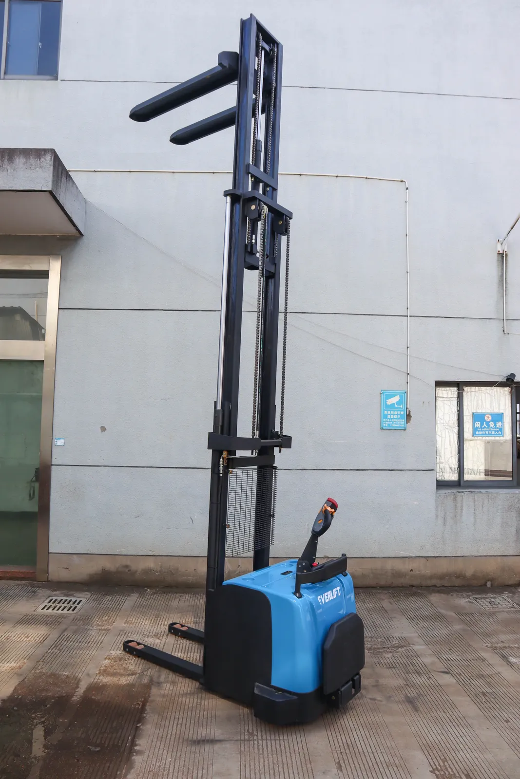 ELES-20H Narrow Leg Rider on Electric Stacker 2000 kg detail 11