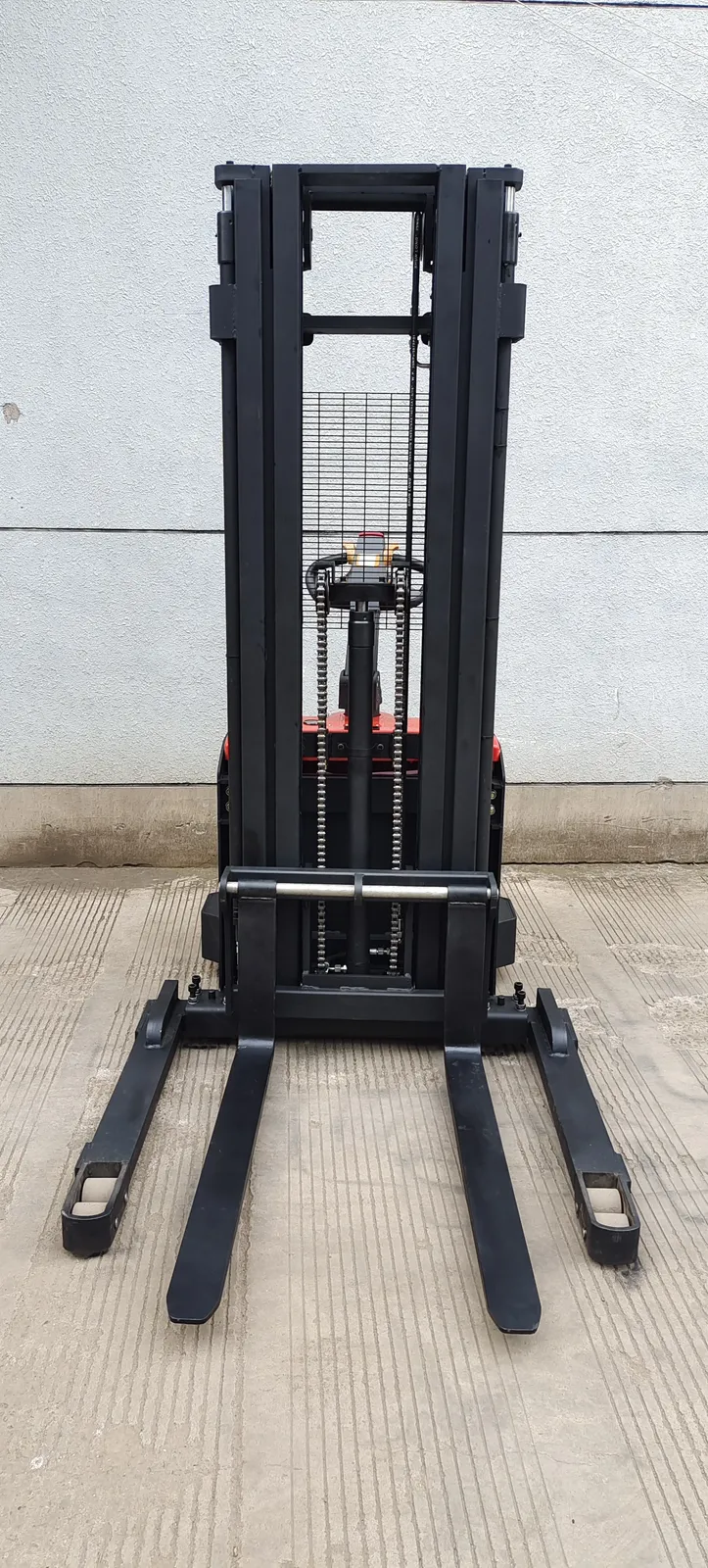 ELES-20H Narrow Leg Rider on Electric Stacker 2000 kg detail 12