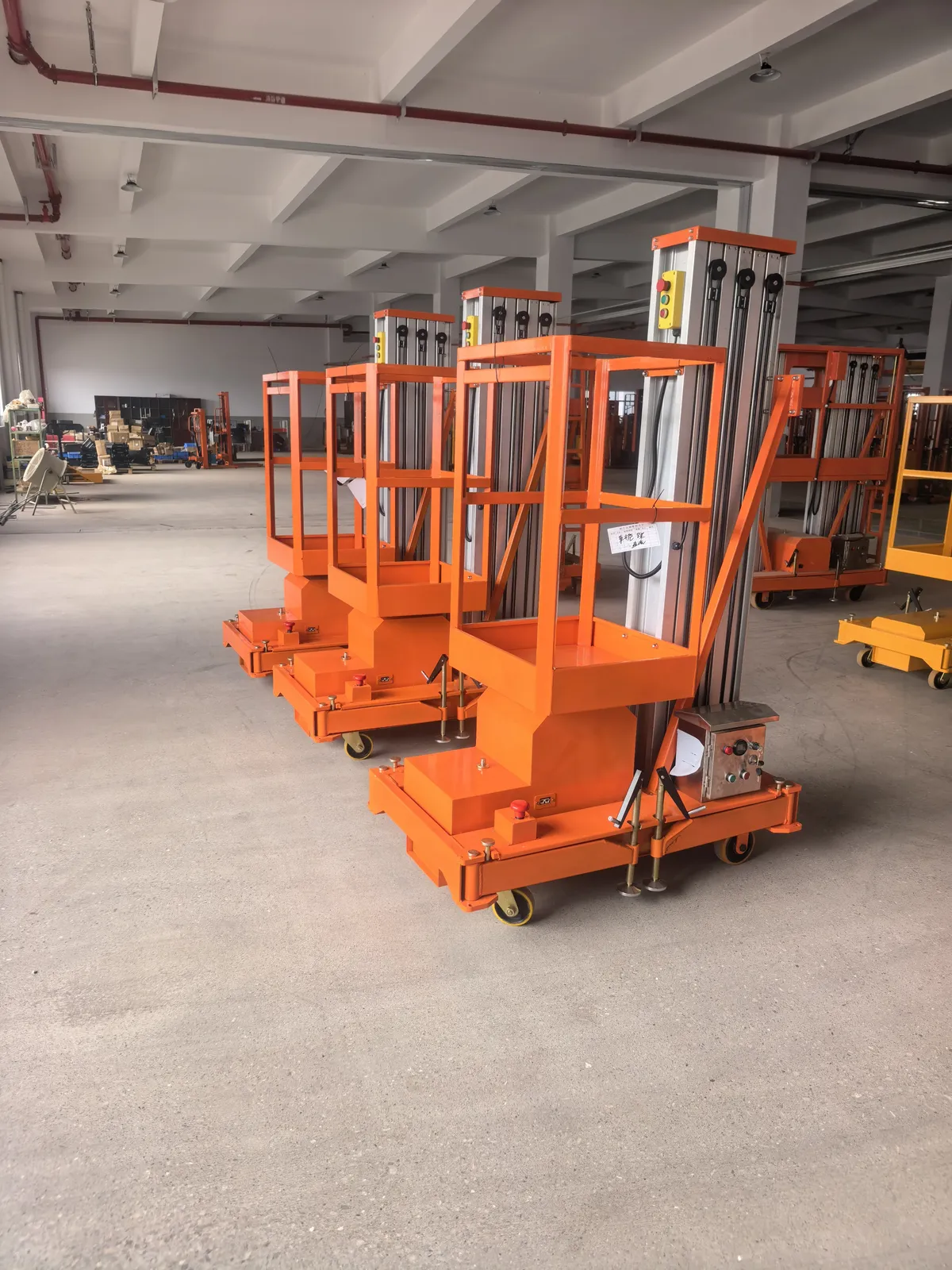 Single Mast Aluminium Alloy Aerial Work Platform 6m 300 kg detail 6