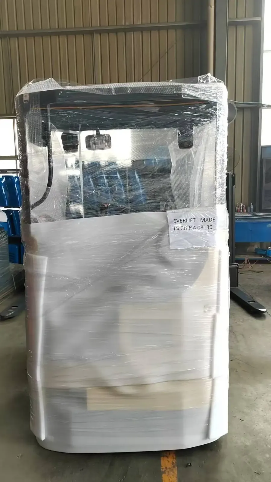 2 Ton 3 Ton Narrow Aisle Electric Articulated Forklift detail 12