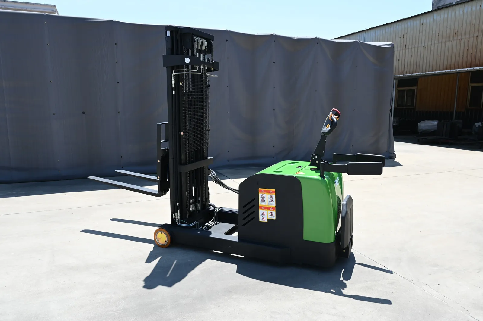 New ELES-15/20RE 1500 to 2000 kg detail 1