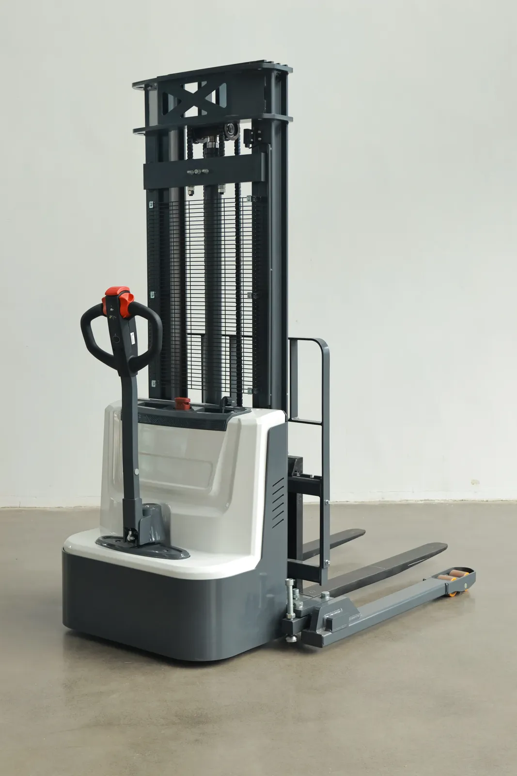 Full Electric Stacker 1.2T 1.5T photo 3