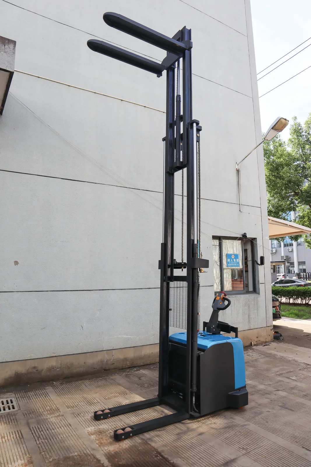 4.5M 5M 6M Heavy Duty Rider Electric Stacker 1.5t 2t 3t photo 6