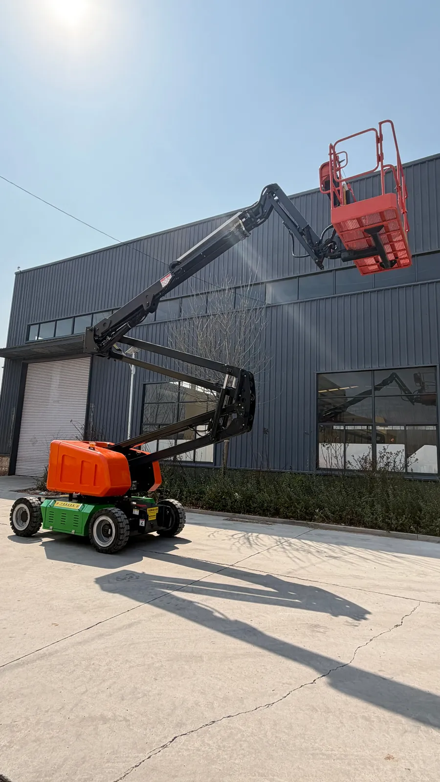 Electric Working Platform 12M 16M 18M Self Propelled Boom photo 5