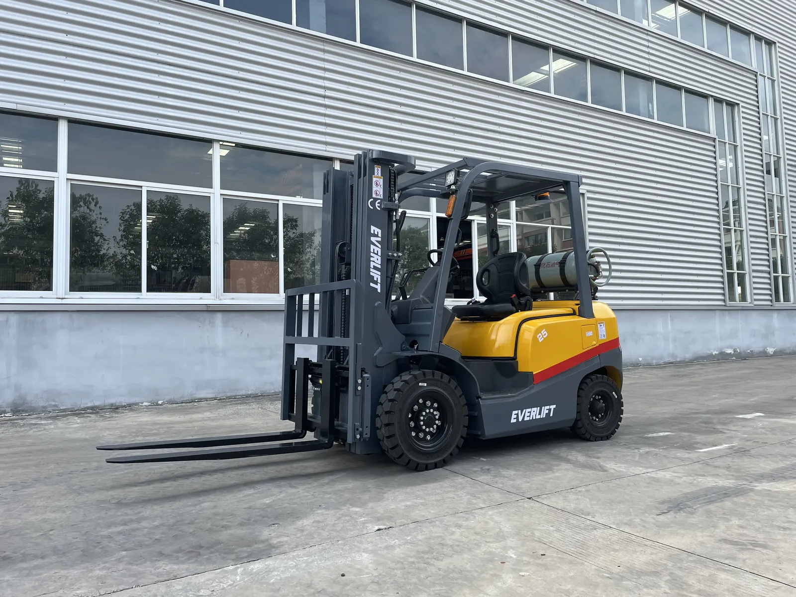 Duel Fuel Forklift Truck TCM Gas/LPG Forklift 2.5 Ton 3 Ton 3.5 Ton photo 2