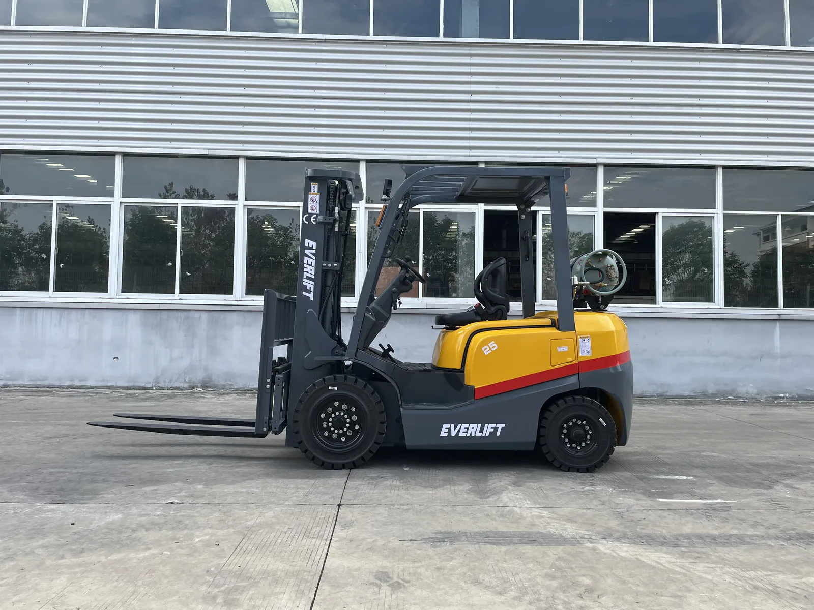 Duel Fuel Forklift Truck TCM Gas/LPG Forklift 2.5 Ton 3 Ton 3.5 Ton photo 3