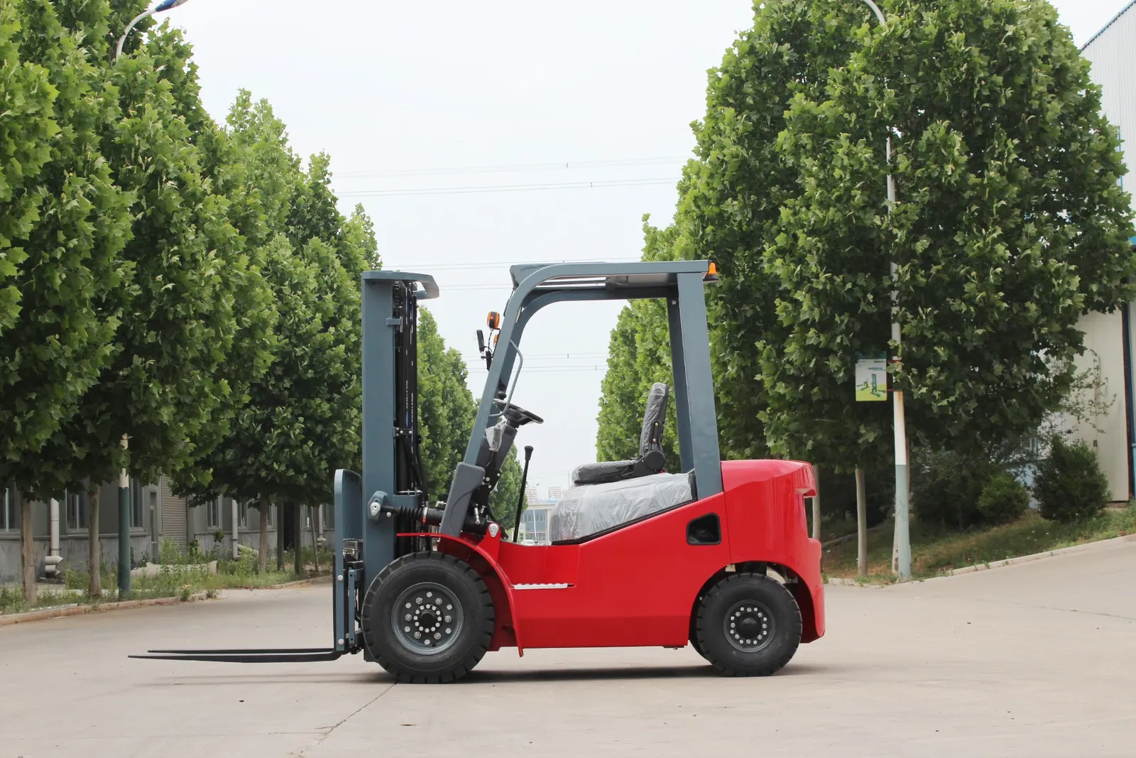 Industrial Forklift 3500 kg photo 2