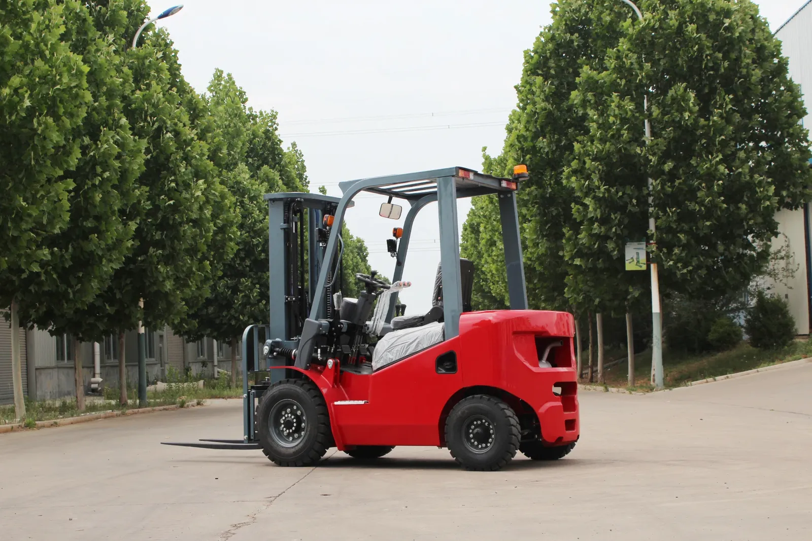 Industrial Forklift 3500 kg photo 3