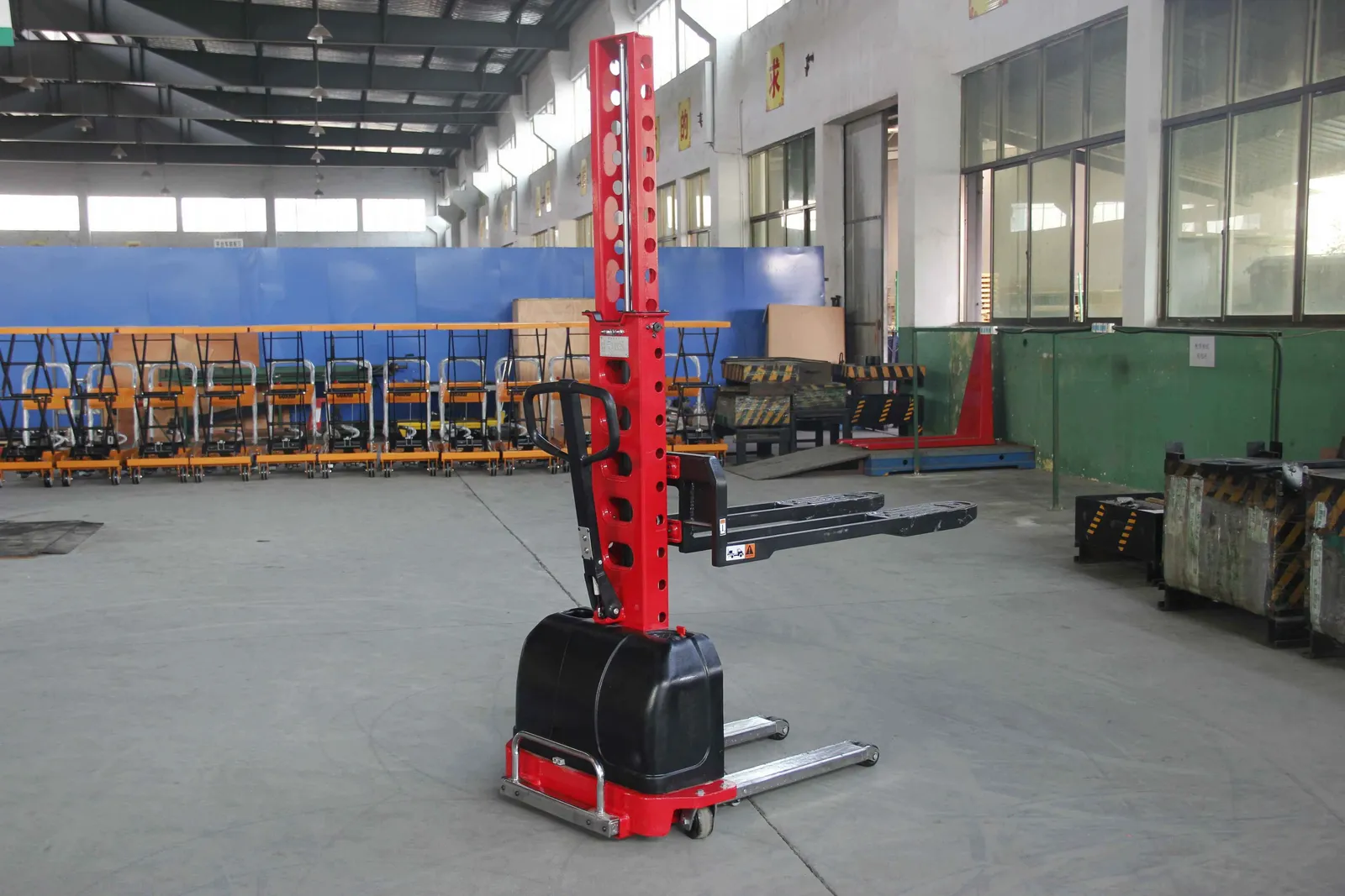 500 kg 1100mm Semi Electric Self Loading Pallet Lift Van photo 4