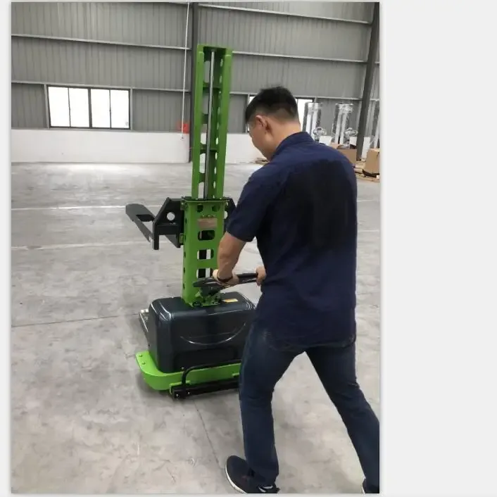 TR56Hot Sale 500 kg(1100lbs) Semi Self-lifting Electric Stacker photo 5
